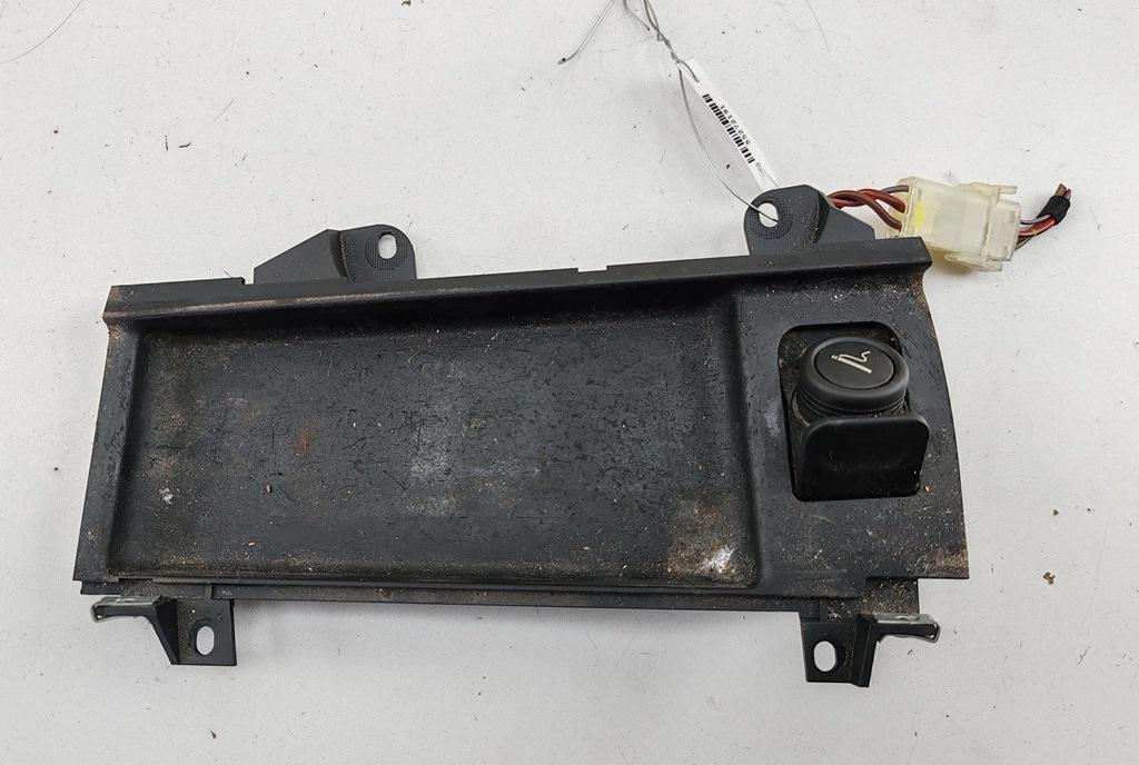 прикуриватель BMW 5 E39 2000, 3.0 л., дизель, АКПП, синий, универсал, 8159694