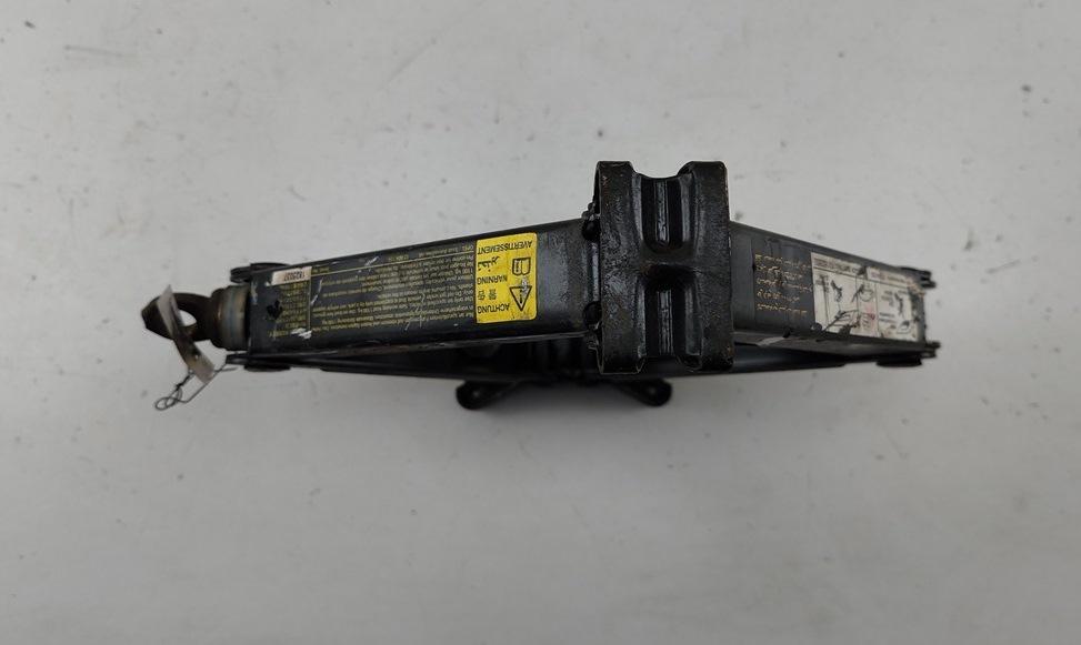 домкрат Opel Signum 2006, 1.8 л., бензин, МКПП, серый, хетчбэк 5 дв., 1825037