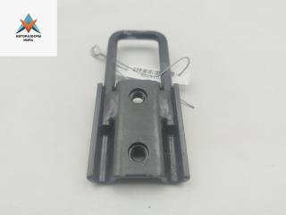 ответная часть (скоба) замка двери Volkswagen Transporter T5 2007, 2.5 л., дизель, МКПП, серый, микроавтобус, 7H0827537
