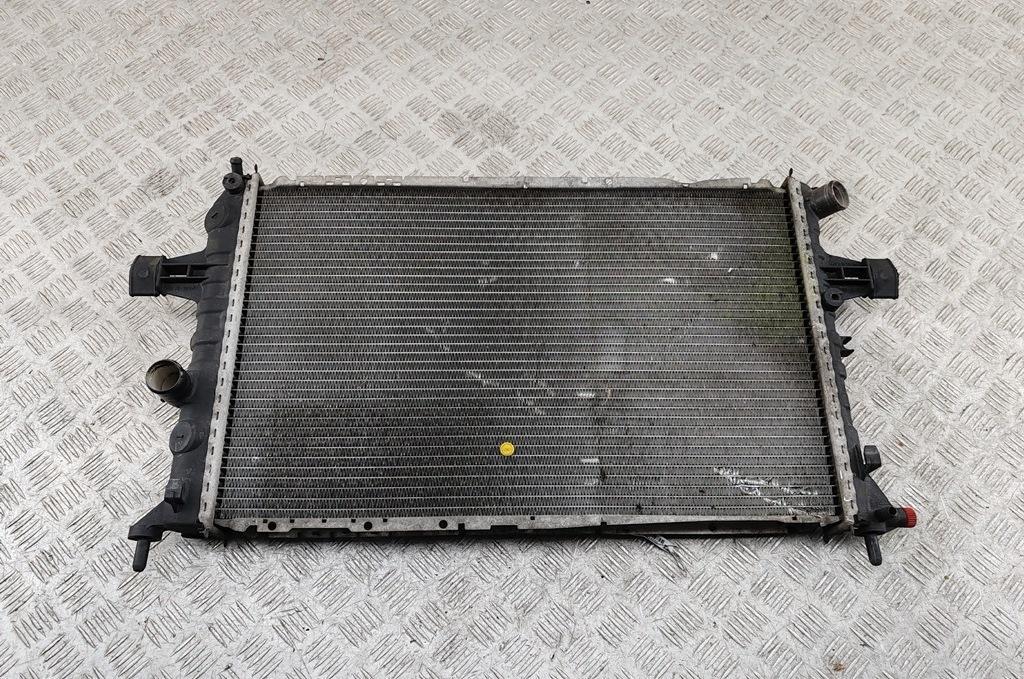 радиатор охлаждения Opel Zafira A 2002, 2.2 л., бензин, МКПП, чёрный, минивэн, 09202505