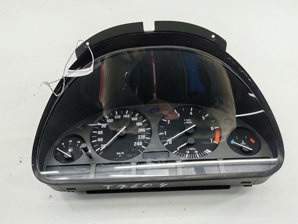 приборная панель BMW 5 E39 1996, 2.0 л., бензин, МКПП, зелёный, седан, 8375900