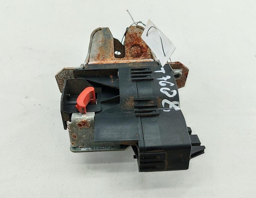 замок багажника Mercedes-Benz C W203 2001, универсал, 2037400235