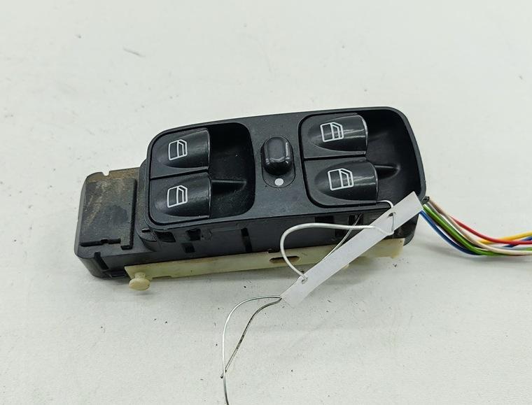 блок управления стеклоподъемниками Mercedes-Benz C-Класс W203/S203/CL203 2001, 2.0 л., бензин, МКПП, синий, универсал, 2038218051 - фото №1