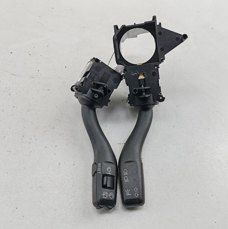 переключатель подрулевой Audi A6 4F/C6 2006, 2.7 л., дизель, МКПП, чёрный, универсал, 4E0953513A, 4E0953503C - фото №1