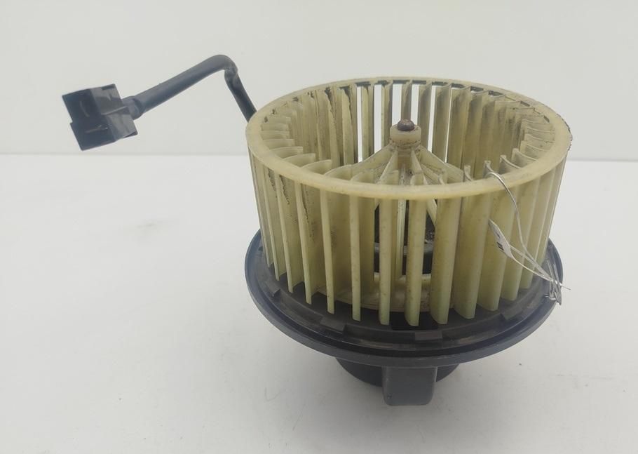 моторчик печки Audi 80 B3 1989, 1.8 л., бензин, МКПП, серый, седан, 893819021