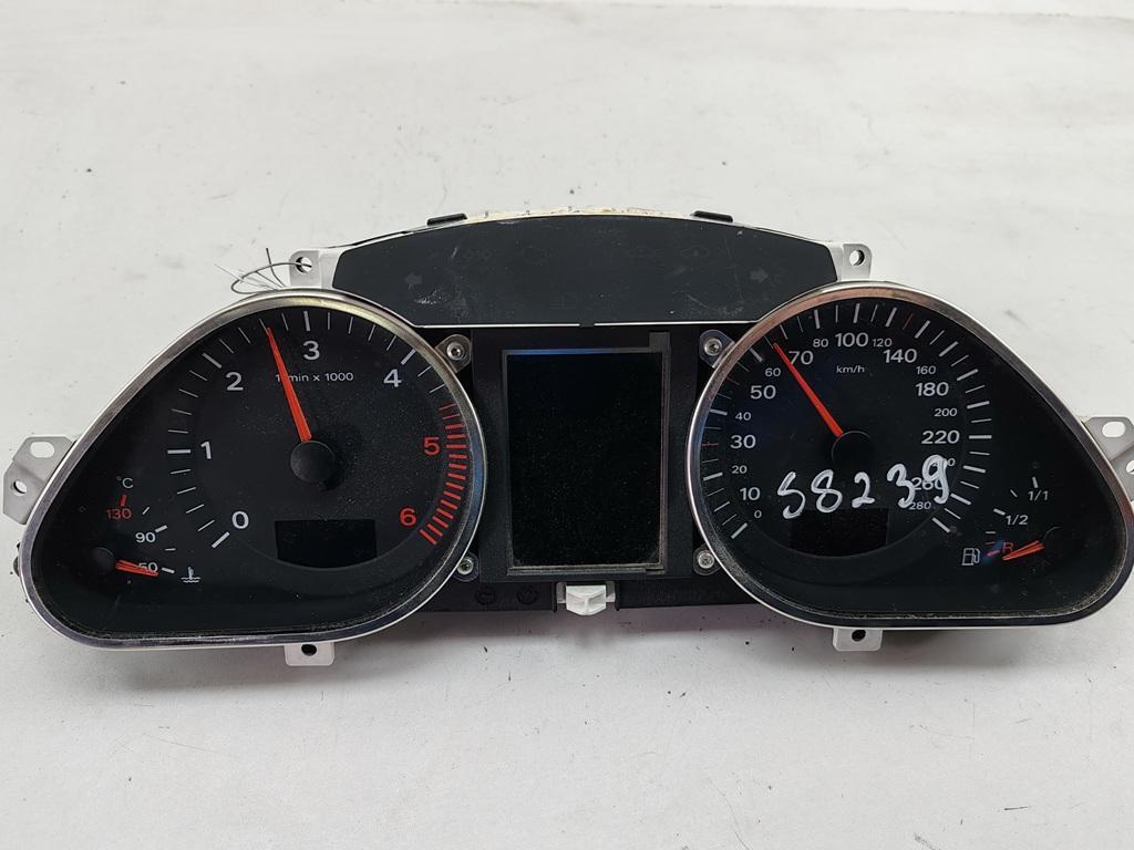 приборная панель Audi A6 C6 2006, 2.7 л., дизель, МКПП, чёрный, универсал, 4F0920932, 4F0910930C