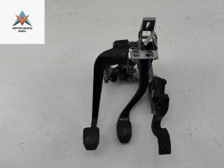 узел педальный (блок педалей) Audi A4 B6 2004, 2.0 л., бензин, МКПП, чёрный, универсал, 8E1721117A