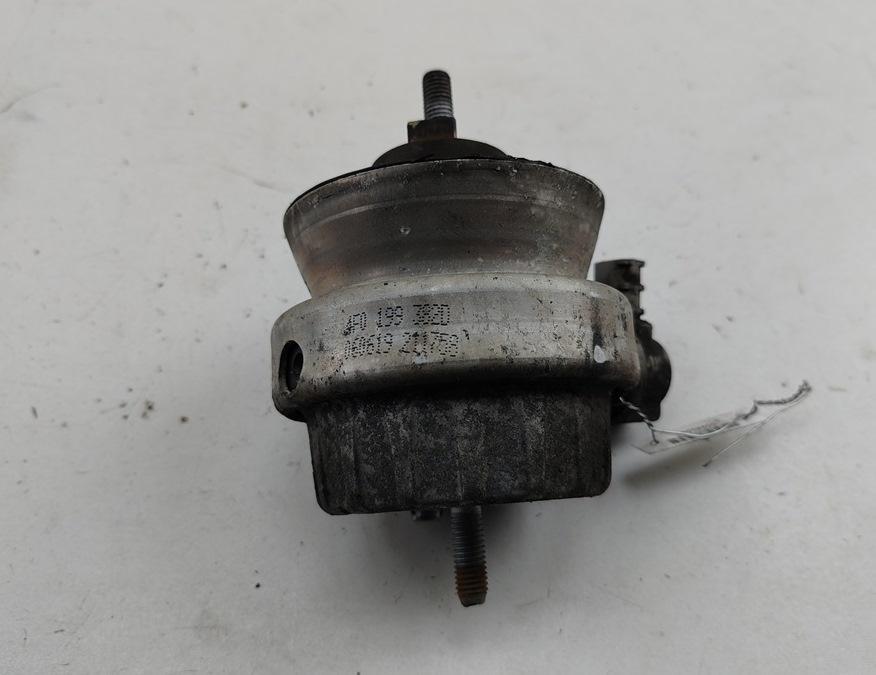 подушка крепления двигателя Audi A6 4F/C6 2006, 2.7 л., дизель, МКПП, чёрный, универсал, 4F0199382D - фото №1