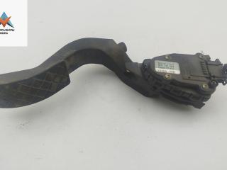 педаль Audi A6 4B/C5 1999, 2.5 л., дизель, МКПП, серый, универсал, 8D1721523