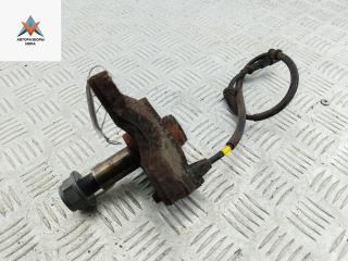 Цапфа задняя (ось ступицы) Renault Scenic 1 поколение [рестайлинг] 2002, 1.6 л., бензин, АКПП, серый, минивэн