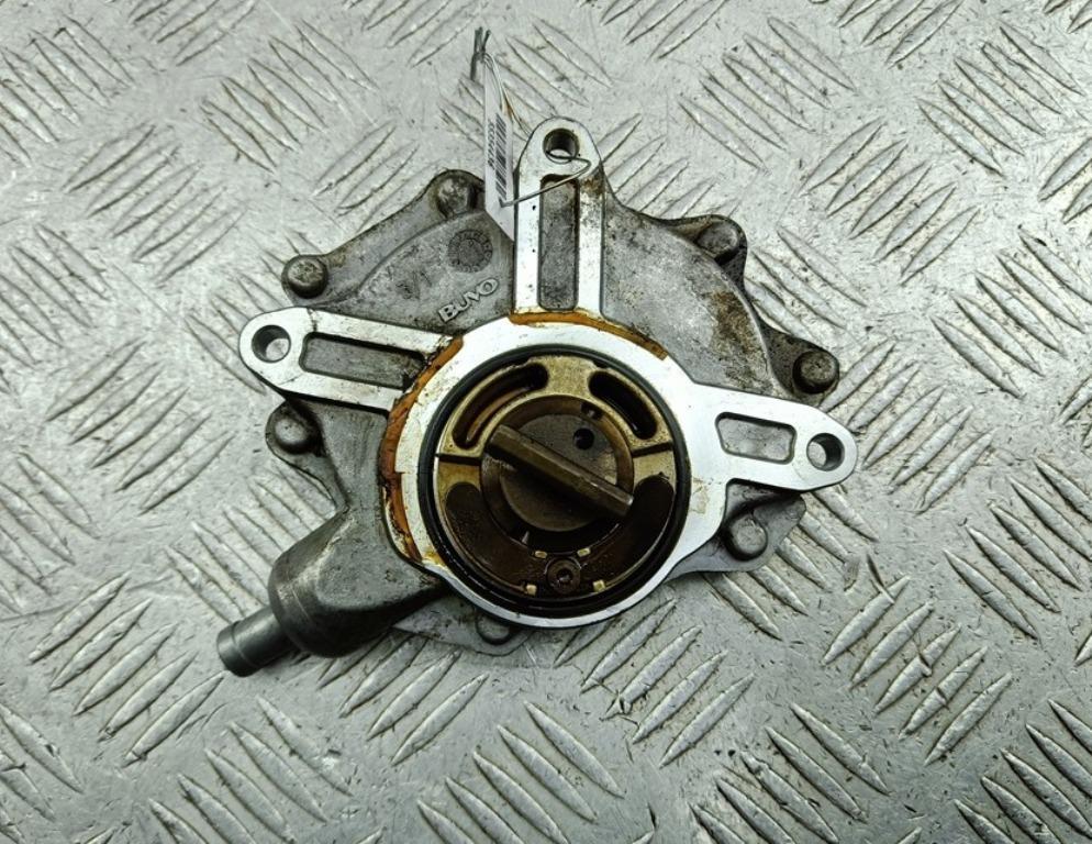 насос вакуумный BMW 3 E90/E91/E92/E93 2006, 2.0 л., бензин, МКПП, серый, универсал, 7542498