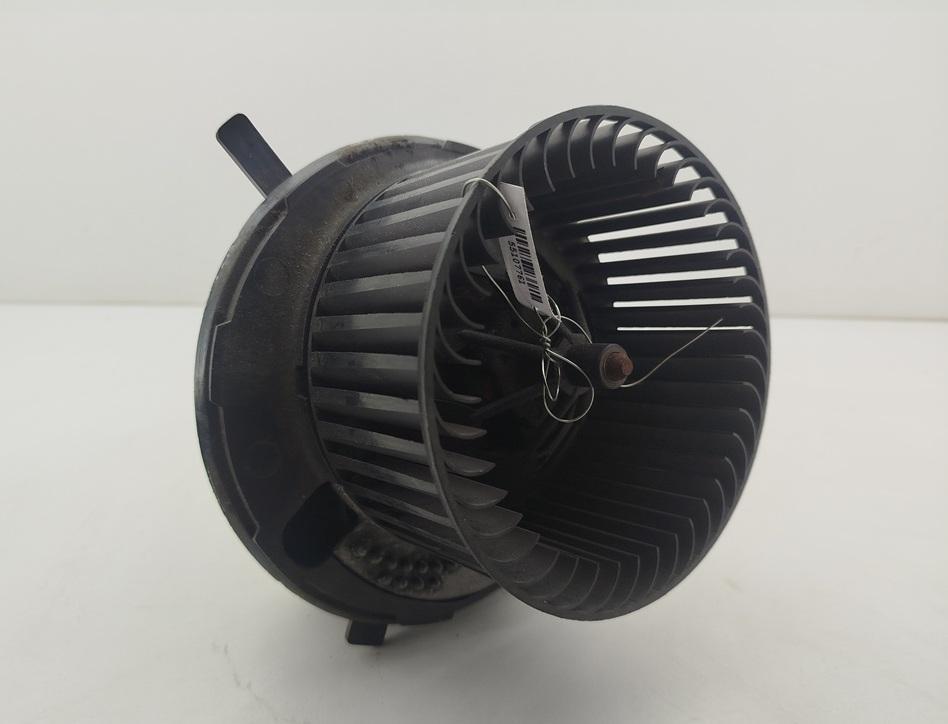 моторчик печки Volkswagen Golf-5 2004, 2.0 л., дизель, МКПП, чёрный, хетчбэк 5 дв., 1K1820015
