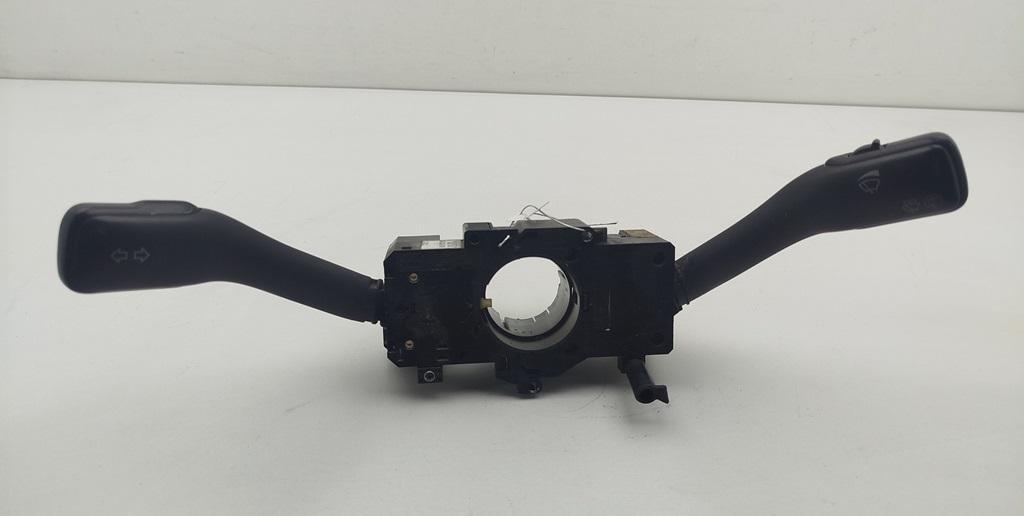 переключатель подрулевой Volkswagen Passat B5 1997, 1.8 л., бензин, МКПП, красный, универсал, 8L0953513