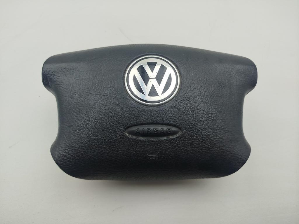 подушка безопасности водителя Volkswagen Passat B5 1997, 1.8 л., бензин, МКПП, красный, универсал, 3B0880201M
