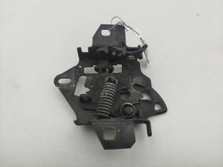 замок капота Volkswagen Passat B5 1997, 1.8 л., бензин, МКПП, красный, универсал, 3B0823509