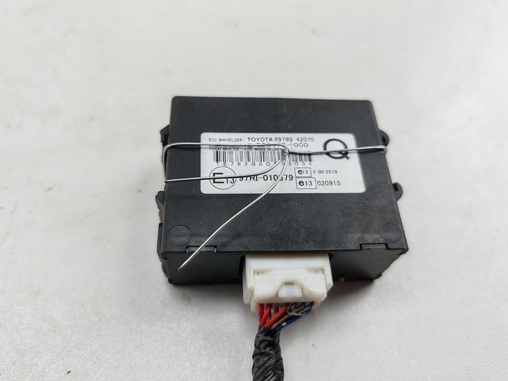 Иммобилайзер Toyota RAV4 XA20 2005, 2.0 л., бензин, АКПП, серый, внедорожник 5 дв., 8978042070