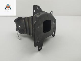 кронштейн переднего бампера Audi A3 8P 2003, 1.6 л., бензин, МКПП, серый, хетчбэк 3 дв., 8P0807133A