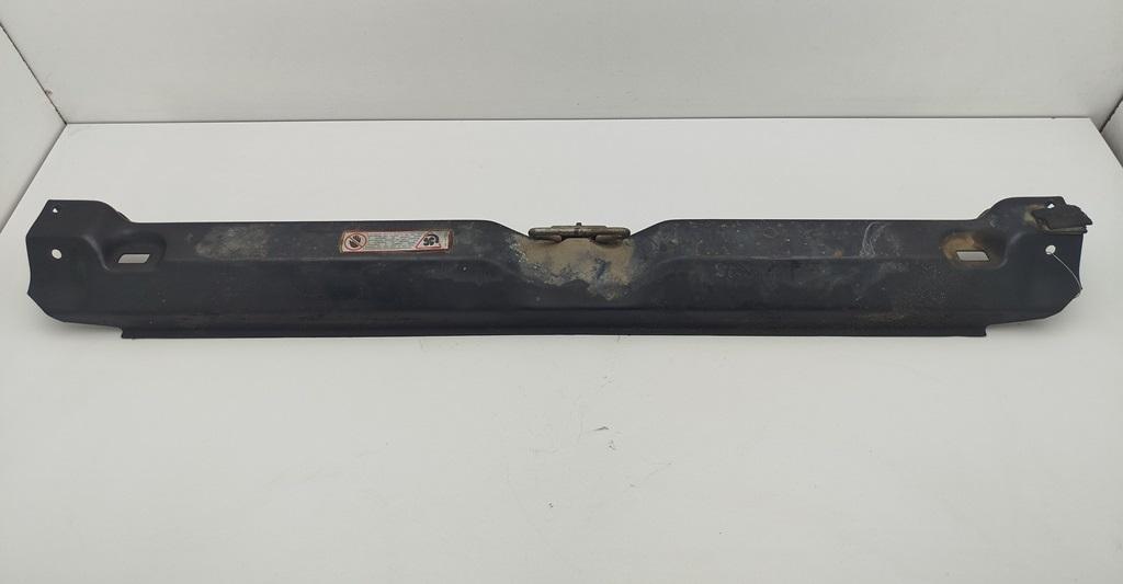 рамка капота Volkswagen Transporter T4 1991, 2.4 л., дизель, МКПП, зелёный, микроавтобус, 191010029M