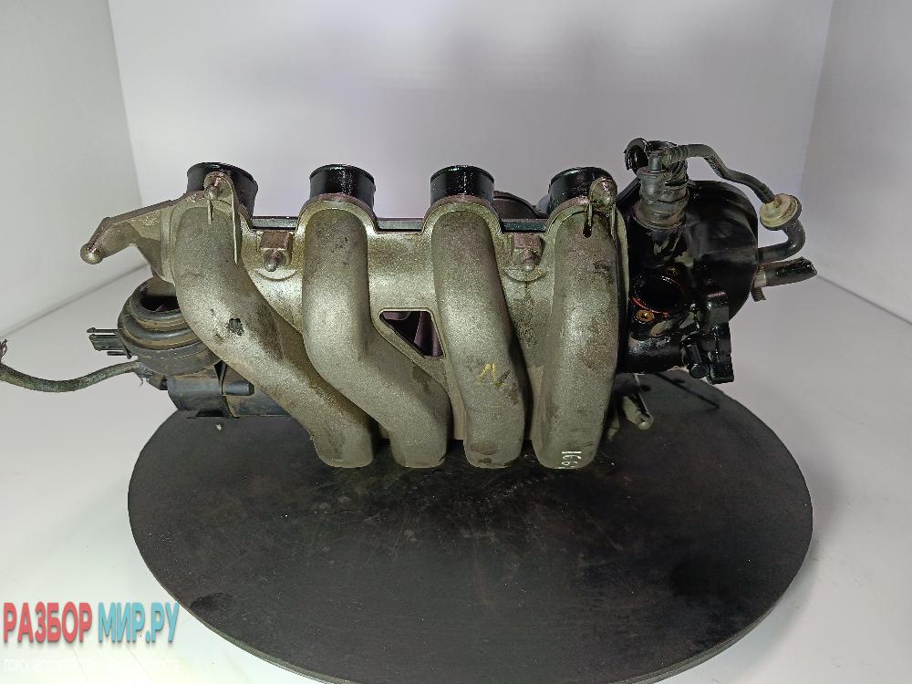 коллектор впускной Volkswagen Golf 5 поколение 2007, цвет, 06F133210D - фото №1