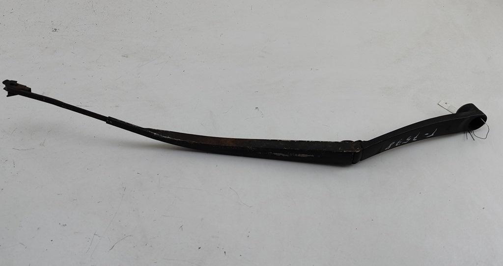 Щеткодержатель (поводок стеклоочистителя) передний Hyundai Santa Fe 2006, 2.2 л., дизель, МКПП, серый, внедорожник 5 дв.