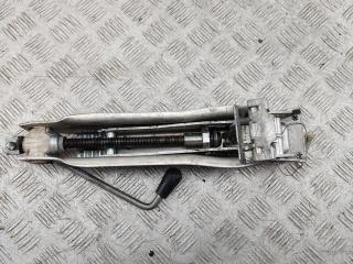 домкрат Volkswagen Passat B5 1997, 1.6 л., бензин, МКПП, серый, седан, 8L0011031A