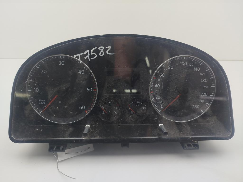 приборная панель Volkswagen Touran 2004, 2.0 л., дизель, МКПП, серый, минивэн, 1T0920861A