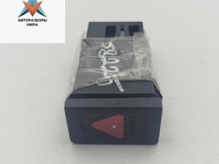 кнопка аварийной сигнализации Volkswagen Passat B5 1997, 1.8 л., бензин, МКПП, красный, универсал, METZGER