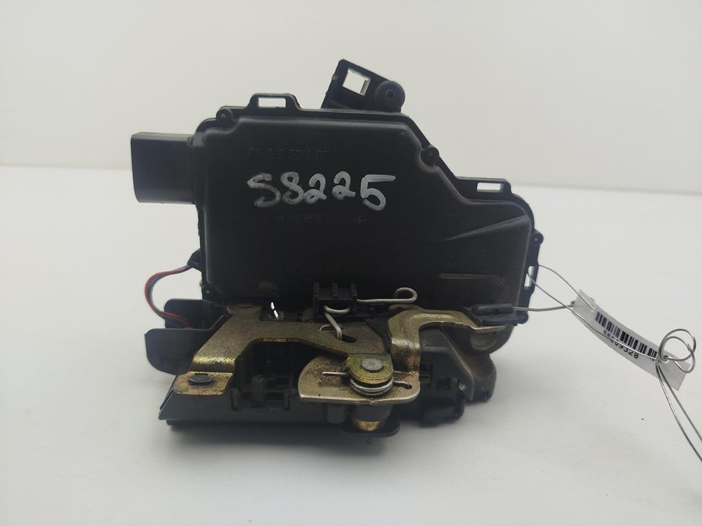 замок двери передней левой Volkswagen Passat B5 1997, 1.8 л., бензин, МКПП, красный, универсал, 6X1837015A