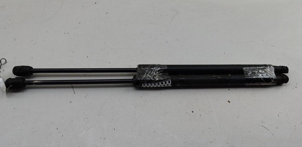 амортизатор крышки багажника (3-5 двери) Volkswagen Passat B6 2006, 2.0 л., дизель, МКПП, серый, универсал, 3C9827550A