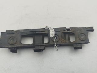 кронштейн переднего бампера Volkswagen Passat B6 2006, 2.0 л., дизель, МКПП, серый, универсал, 3C0807184