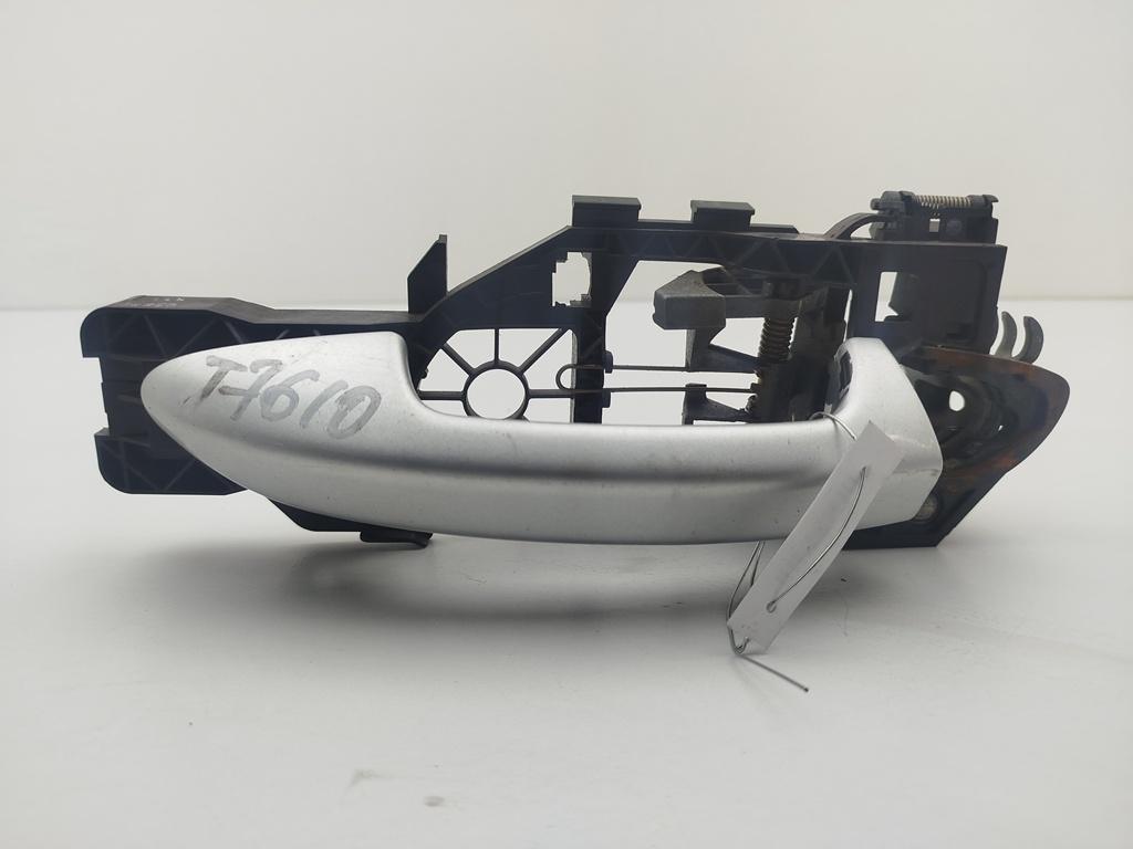 ручка наружная передняя левая Volkswagen Passat B6 2006, 2.0 л., дизель, МКПП, серый, универсал, 3C0837885F