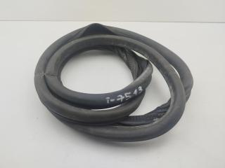 уплотнитель двери Volkswagen Passat B6 2007, 2.0 л., дизель, МКПП, чёрный, универсал