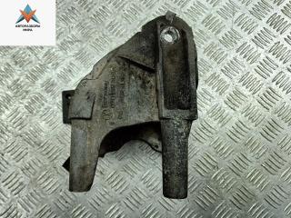 кронштейн двигателя Volkswagen Touareg 1 поколение 2005, 2.5 л., дизель, АКПП, чёрный, внедорожник 5 дв., 070199308A