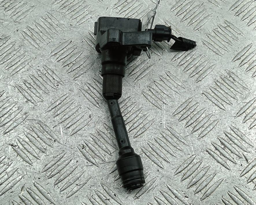 катушка зажигания Ford Focus 3 поколение 2013, 1.0 л., бензин, МКПП, чёрный, хетчбэк 5 дв., CM5G12A366CA - фото №1