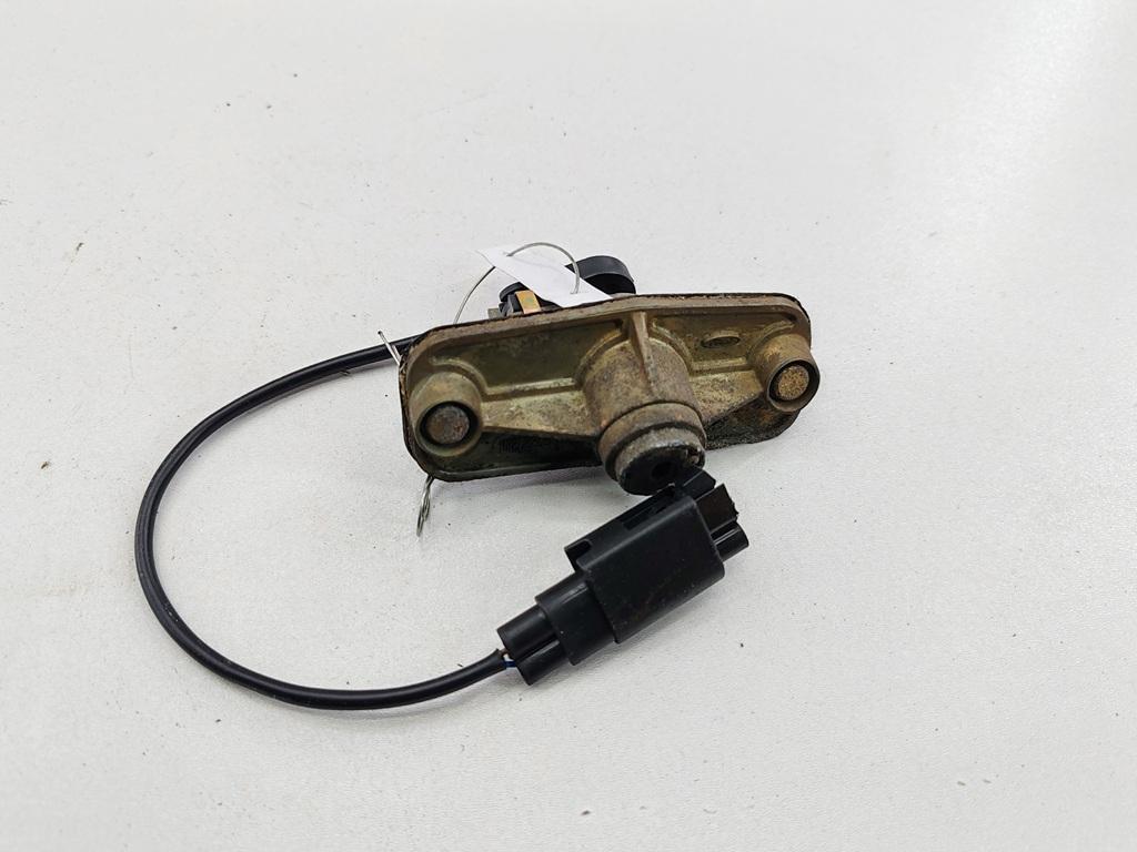 Личинка замка багажника Ford Mondeo III 2002, 2.0 л., бензин, МКПП, чёрный, хетчбэк 5 дв., UR202803A
