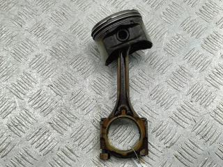 поршень Hyundai Coupe 2002, 2.0 л., бензин, МКПП, красный, купе