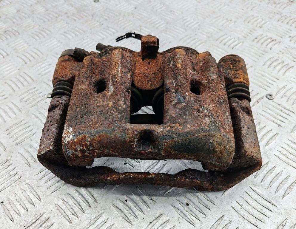 суппорт передний правый IVECO Daily 3 поколение 2004, 2.3 л., дизель, МКПП, белый, микроавтобус - фото №1