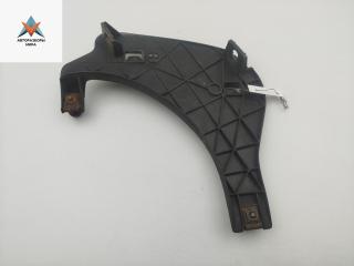 крепление фары левой Audi A4 B6 2004, 3.0 л., бензин, АКПП, чёрный, универсал