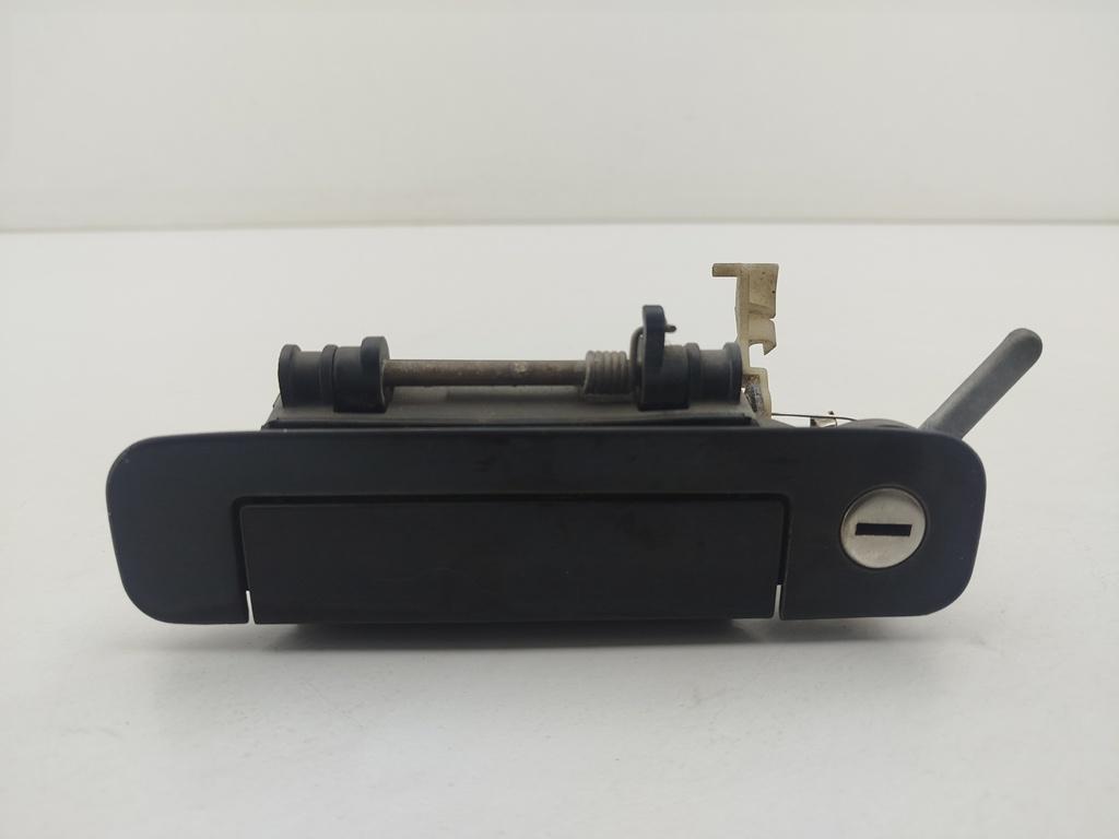 ручка наружная передняя левая Audi 80 8A/B3 1989, 1.8 л., бензин, МКПП, серый, седан, 893837205 - фото №1