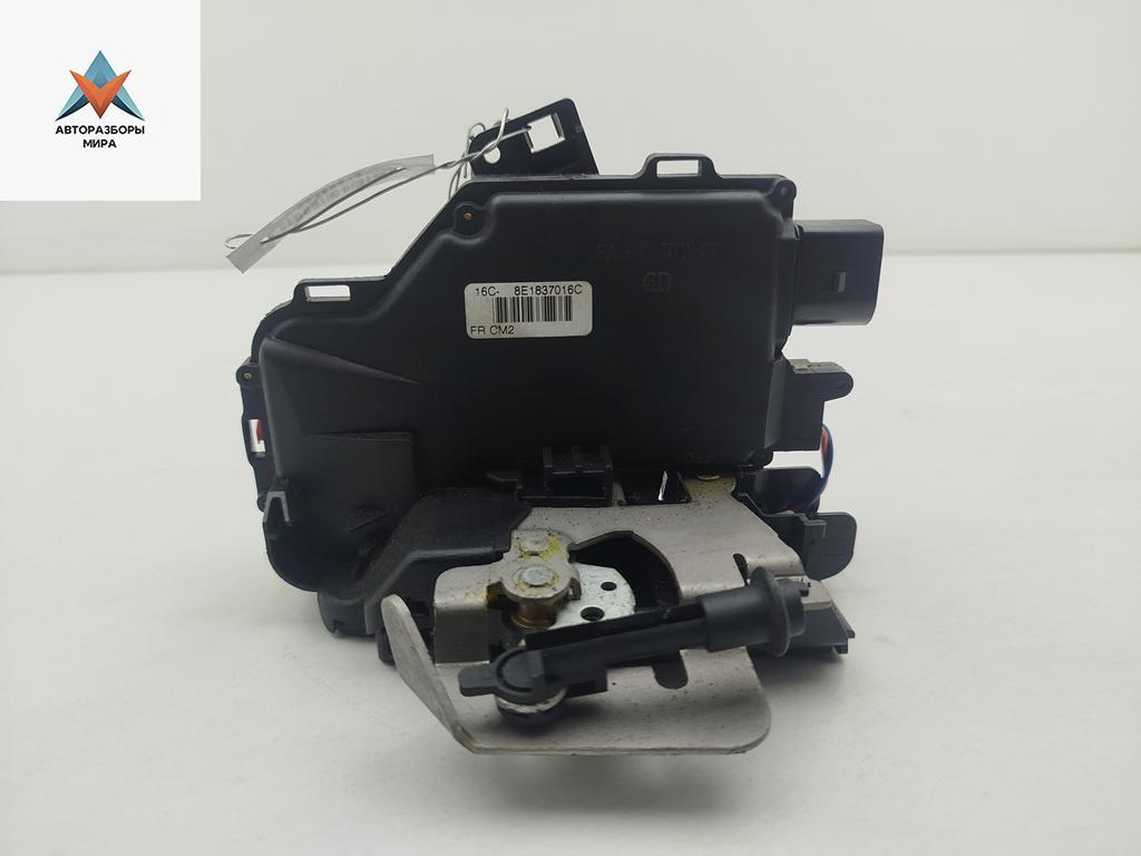 замок двери передней правой Audi A4 B6 2004, 3.0 л., бензин, АКПП, чёрный, универсал, 8E1837016 - фото №1