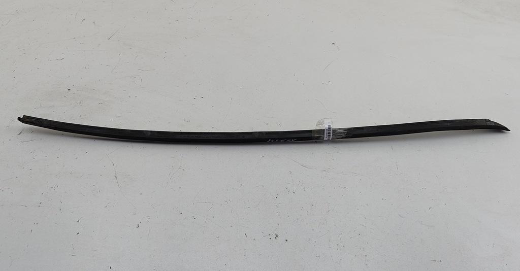 молдинг лобового стекла Volkswagen Passat B6 2006, 2.0 л., дизель, МКПП, серый, универсал, 3C0854327A