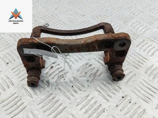 скоба суппорта Hyundai Terracan 1 поколение 2001, 2.9 л., дизель, МКПП, серый, внедорожник 5 дв.