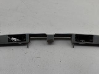 накладка подсветки номера Audi A4 B5 1998, 1.6 л., бензин, МКПП, серый, универсал, 8D9827574
