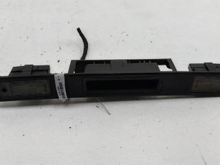 накладка подсветки номера Audi A4 B7 2007, 2.0 л., дизель, МКПП, чёрный, универсал, 8P4827574