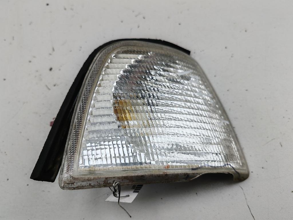 Поворотник (указатель поворота) правый Audi 80 B4 1993, 2.0 л., бензин, МКПП, зелёный, седан