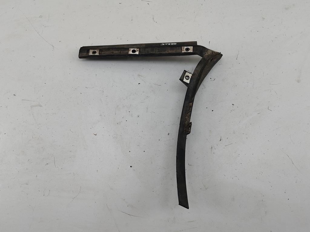 кронштейн заднего бампера Volkswagen Passat B5 1997, 1.8 л., бензин, МКПП, красный, универсал, 3B9807393 - фото №1