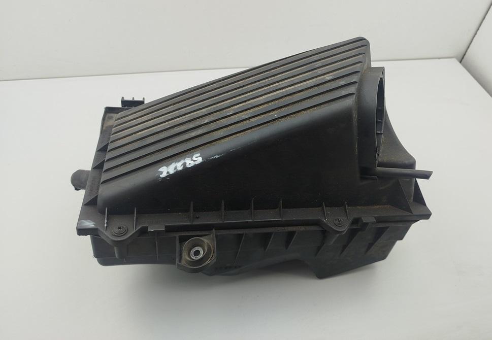 корпус воздушного фильтра Volkswagen Golf 4 поколение 2004, 1.9 л., дизель, МКПП, серый, универсал, 1J0129607 - фото №1