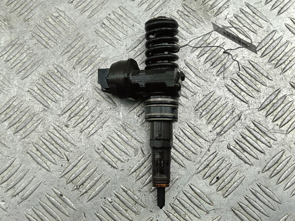форсунка Volkswagen Passat B6 2006, 2.0 л., дизель, МКПП, серый, универсал, 038130073BQ, 0414720312
