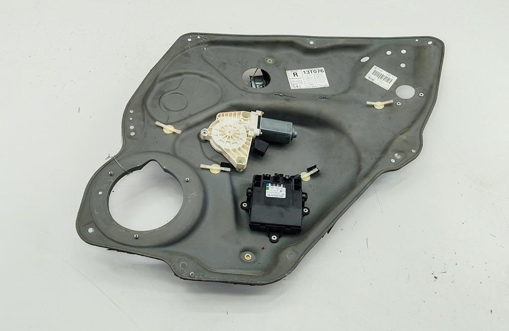 стеклоподъемник электрический задний правый Mercedes-Benz A W169 2005, 2.0 л., дизель, АКПП, серый, хетчбэк 5 дв.