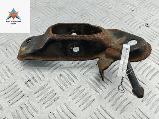 кронштейн (крепление) Ford Mondeo 3 поколение 2001, 1.8 л., бензин, МКПП, серый, универсал